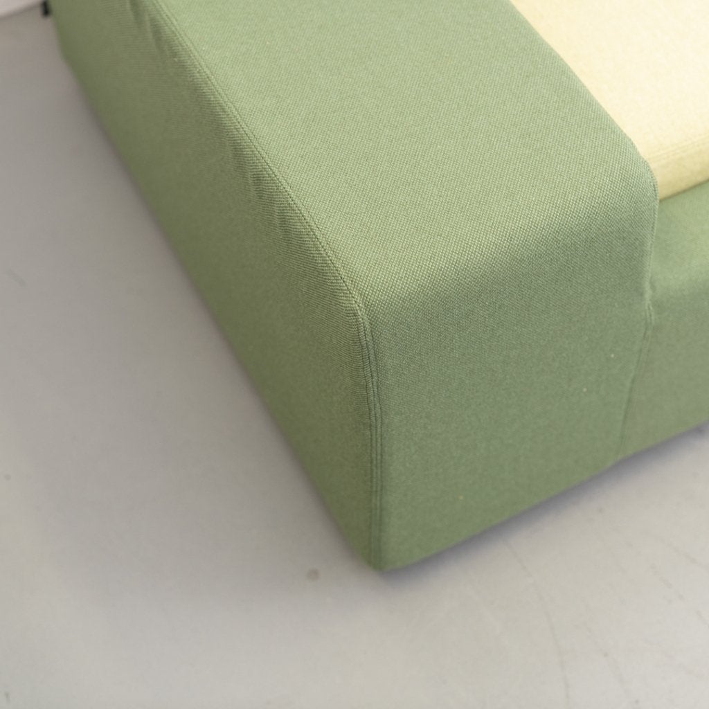 1x Vitra Polder Sofa XS Groen Stof, Niet ingevuld, Minder dan 75 cm, Niet ingevuld, Stof