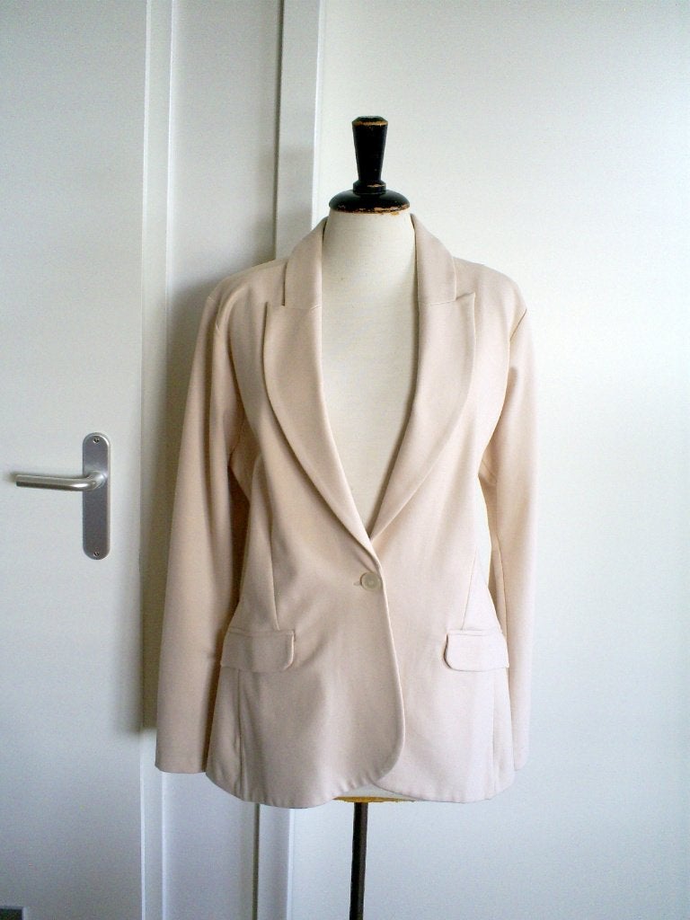 NIEUW __ beige jasje van KNIT-TED maat M van Purdey, Kleding | Dames, Jasjes, Kostuums en Pakken, Maat 38/40 (M), Beige, Nieuw