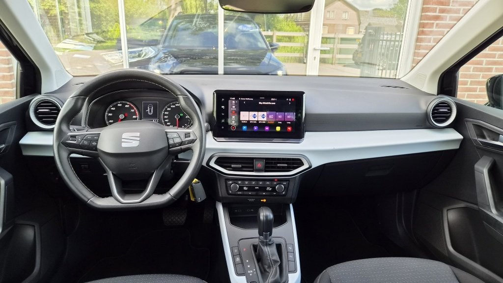 SEAT Arona 1.0 TSI Style Business Intense, Stoelverwarming A, Auto's, Stof, Gebruikt, 1133 kg, 610 kg