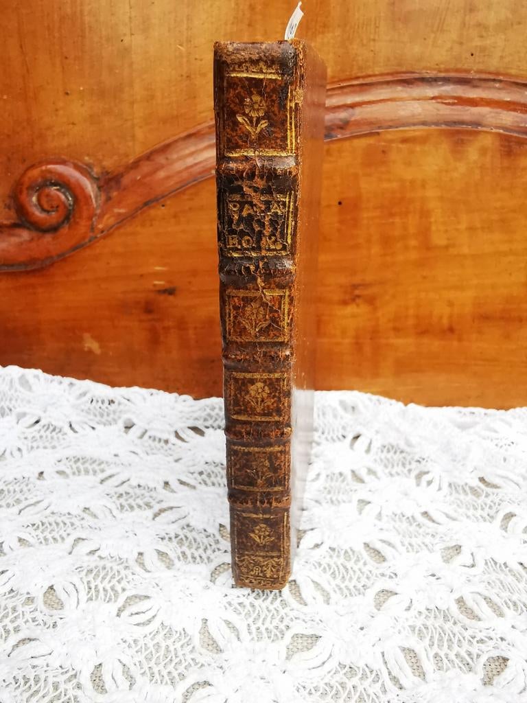 Antiek boek uit 1693! Prachtig voor uw verzameling Miekje, Ophalen of Verzenden
