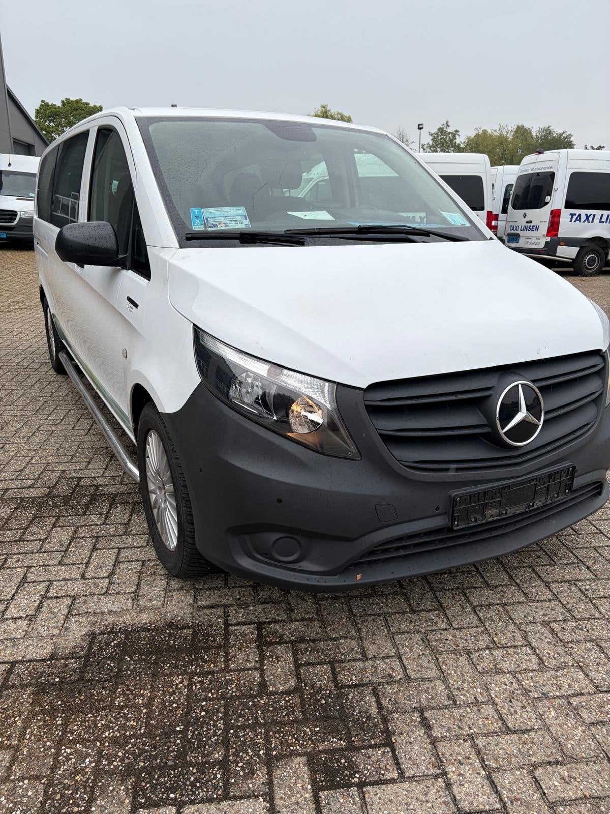 Mercedes-Benz Vito Evito Tourer XL 205pk 2023 Wit, Auto's, Mercedes-Benz, Origineel Nederlands, Elektrisch, 9 stoelen, Particulier