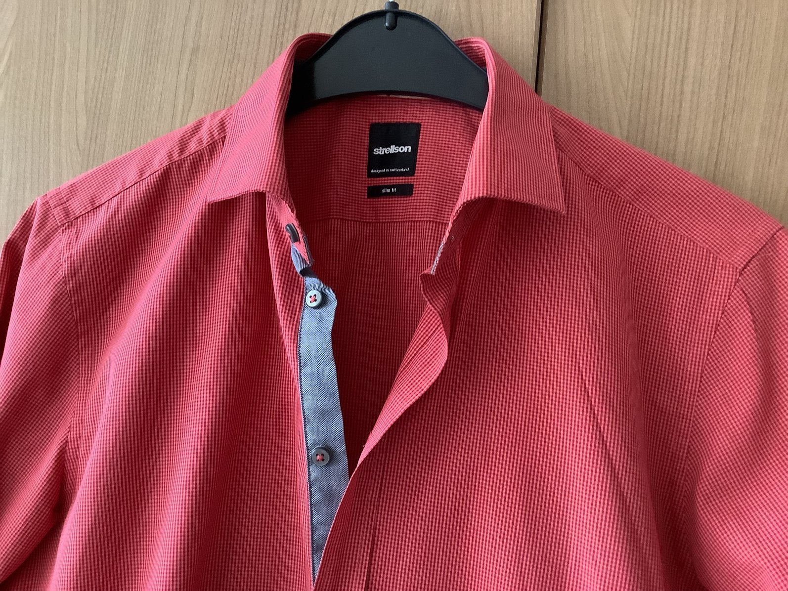 Overhemd mt 39.   Strellson., Verzenden, Nieuw, Rood, Halswijdte 39/40 (M)