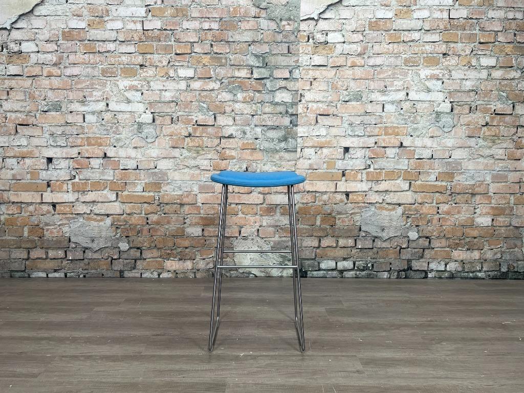 Cappellini Hi Pad Stool blauw bij TheReSales, 60 tot 90 cm, Ophalen of Verzenden, Zo goed als nieuw, 1 kruk