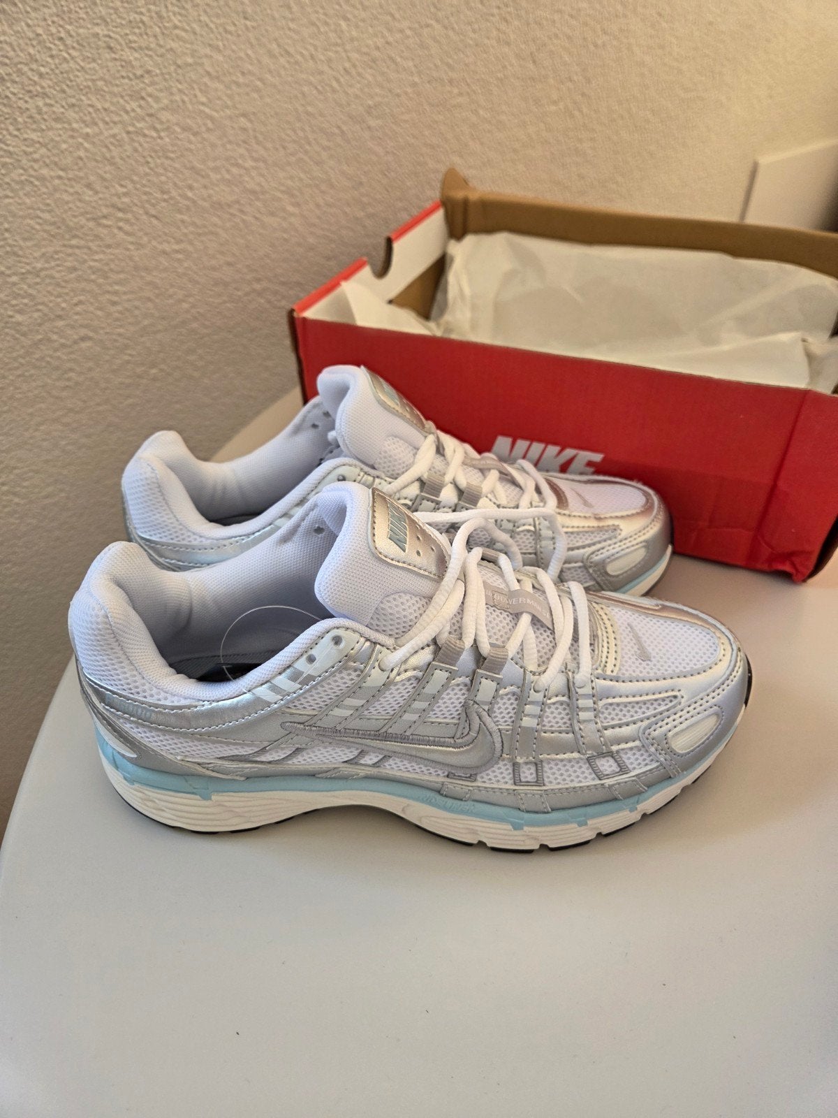 Nike P-6000 sneakers - Nieuw in doos - Maat 39, Kleding | Dames, Wit, Nike, Nieuw, Ophalen of Verzenden
