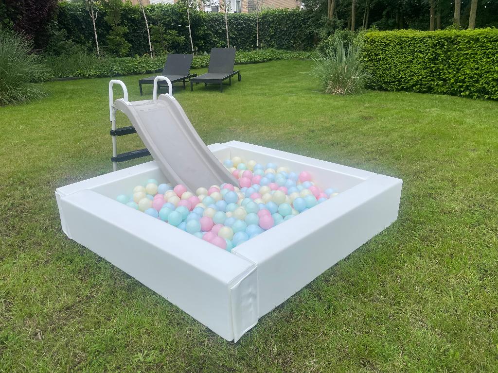 Ballenbak huren, Ophalen of Verzenden, Zo goed als nieuw, Overige