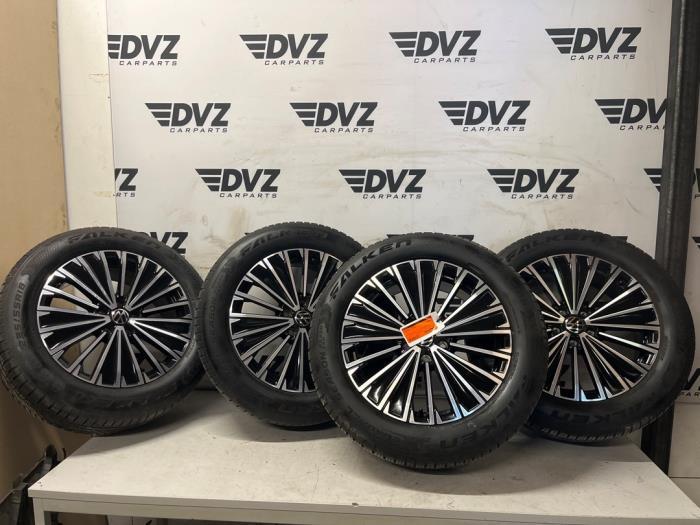 Sportvelgenset + banden van een Volkswagen Tayron, Gebruikt, -, -, Ophalen of Verzenden