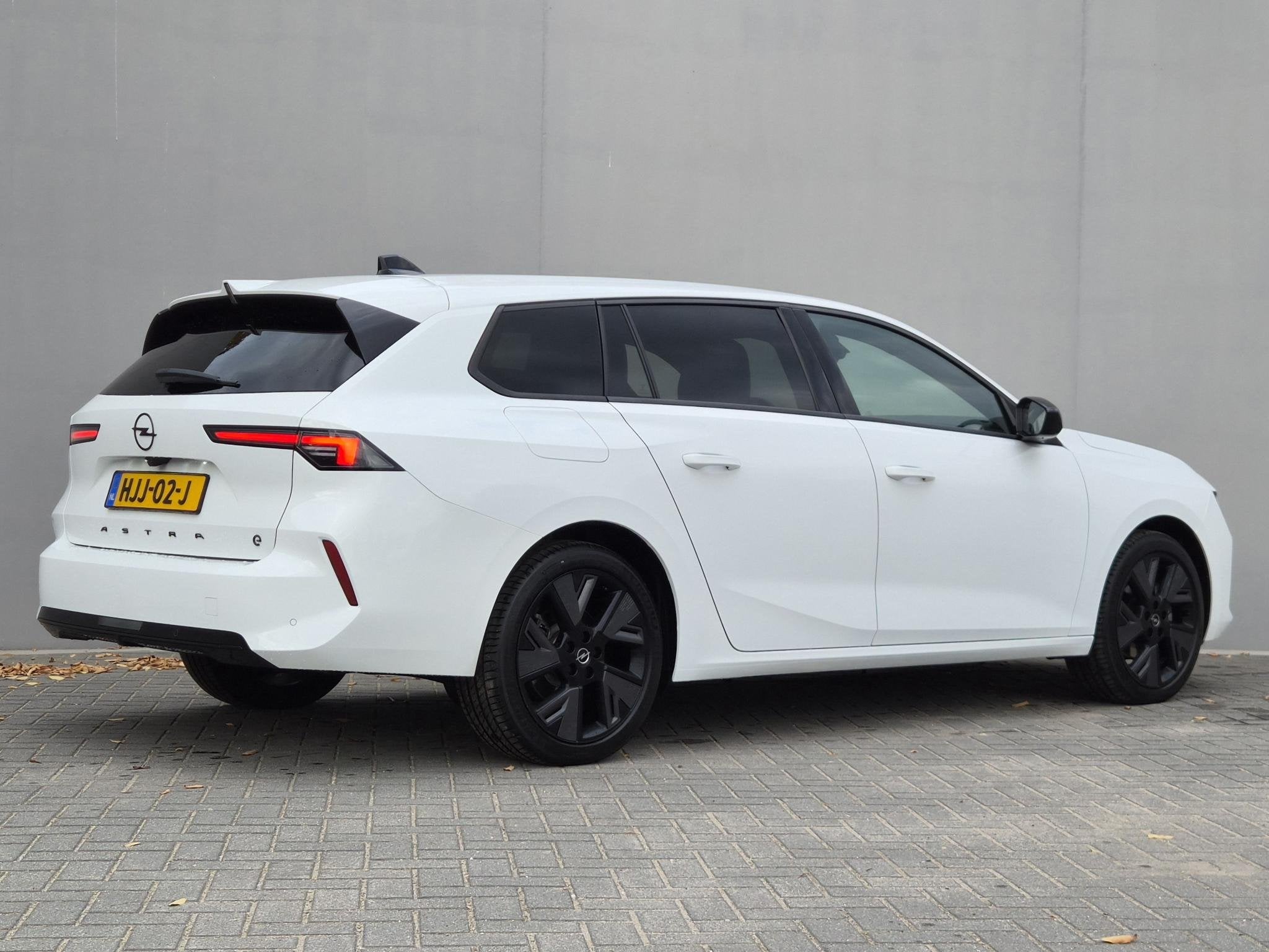 Opel Astra Electric 54 kWh GS / SOH 98% / Stuur- & Stoelverw, Auto's, 413 km, Gebruikt, 156 pk, Wit