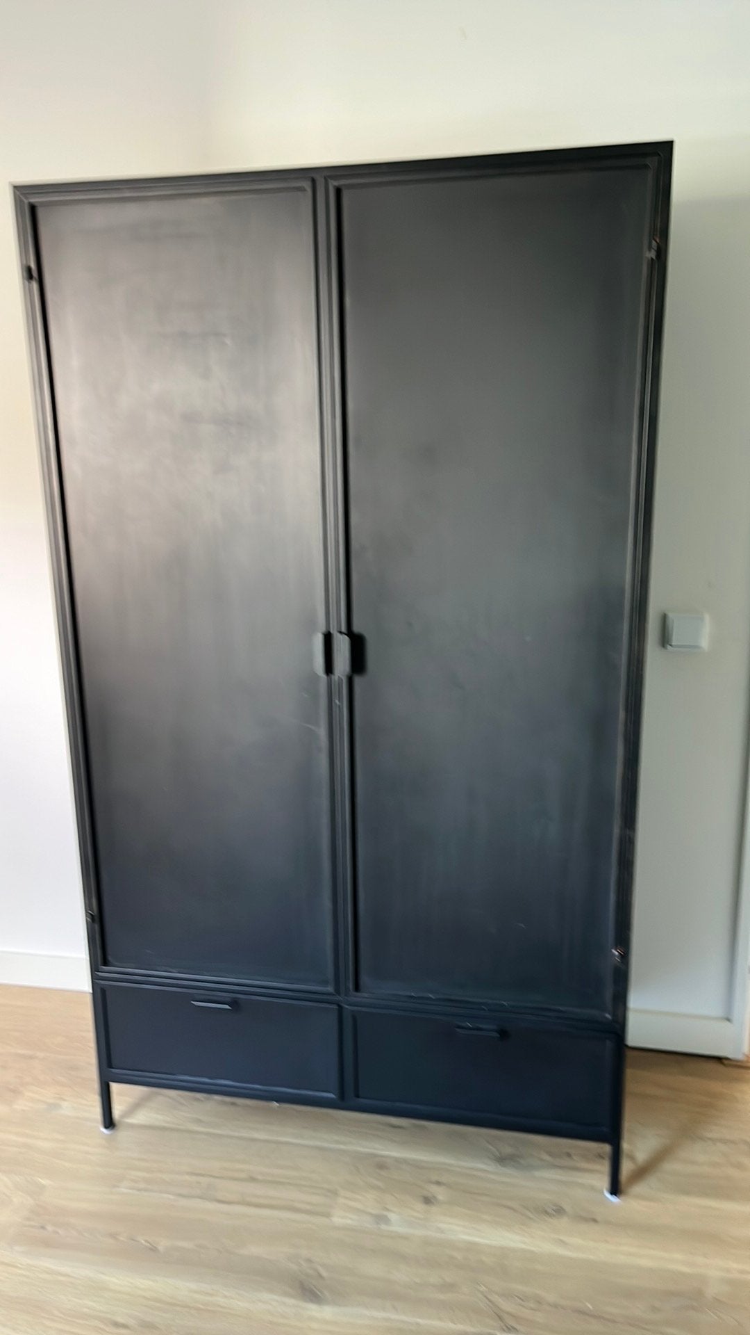 Woood ronja metalen kledingkast, Huis en Inrichting, 100 tot 150 cm, Ophalen of Verzenden, Zo goed als nieuw, 150 tot 200 cm