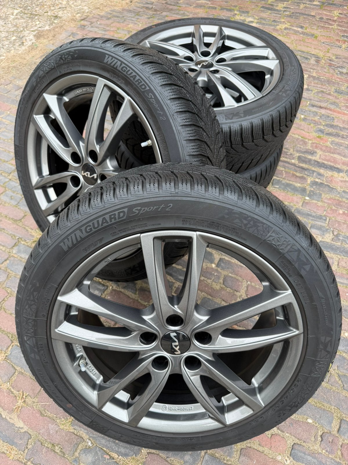 Donkergrijze 18” Kia XCeed velgen + tpms+ winterbanden (7mm), 18 inch, Banden en Velgen, 235 mm, Winterbanden