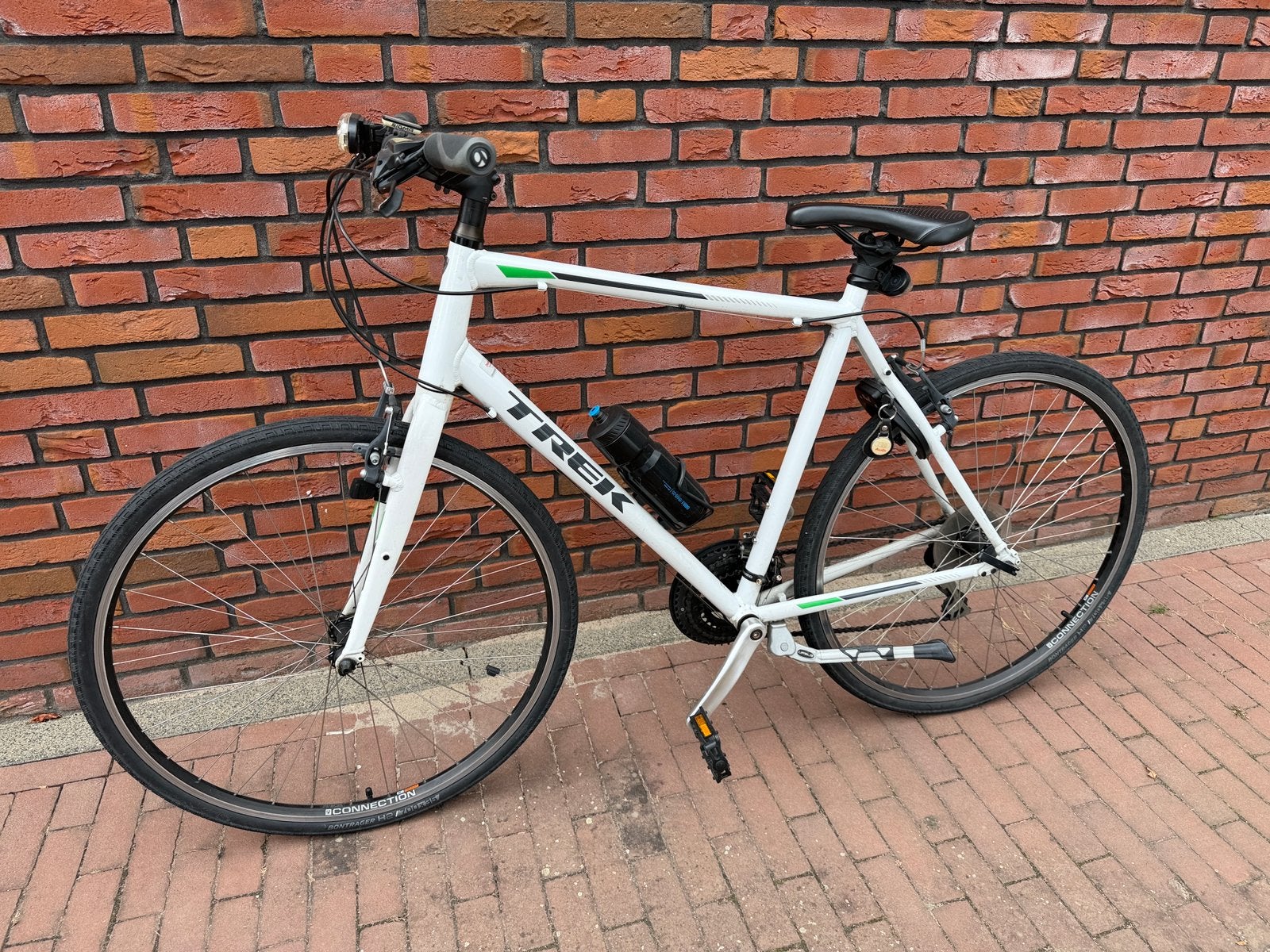 Trek hybride fiets mountainbike wit, Gebruikt, Velgrem, Meer dan 20 versnellingen, Ophalen