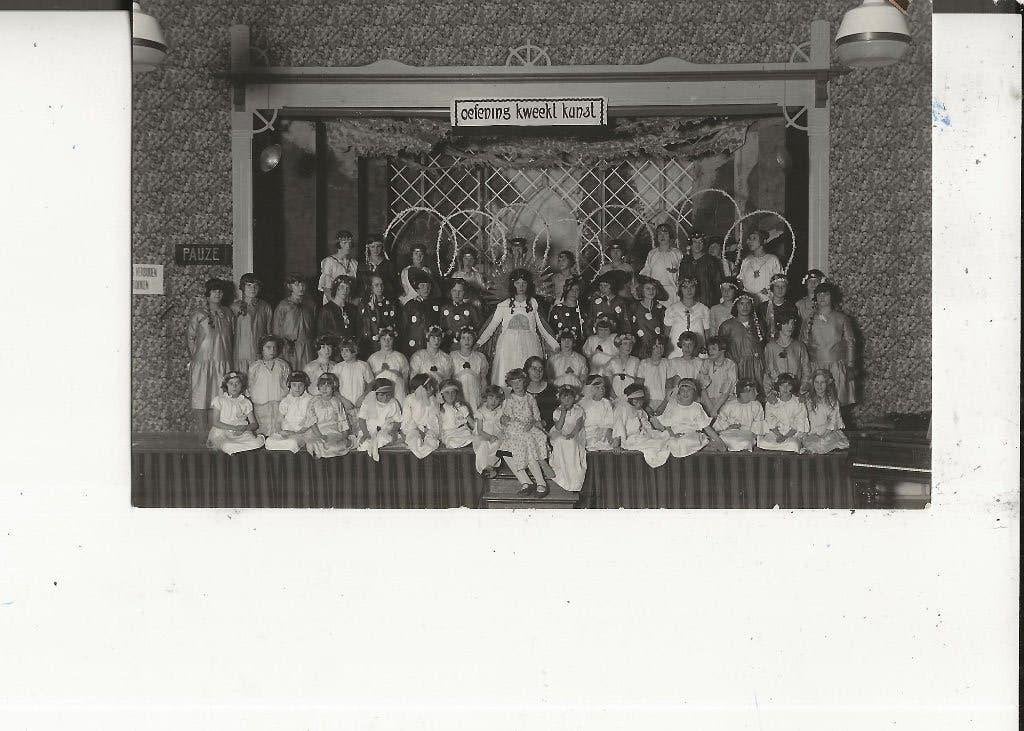 Loosduinen Toneelvereniging Oefening kweekt Kunst op toneel, Ophalen of Verzenden, 1920 tot 1940, Ongelopen, Zuid-Holland