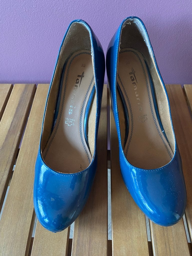 Mooi blauwe lakleren pumps van Tamaris in maat 39, Tamaris, Pumps, Blauw, Ophalen of Verzenden