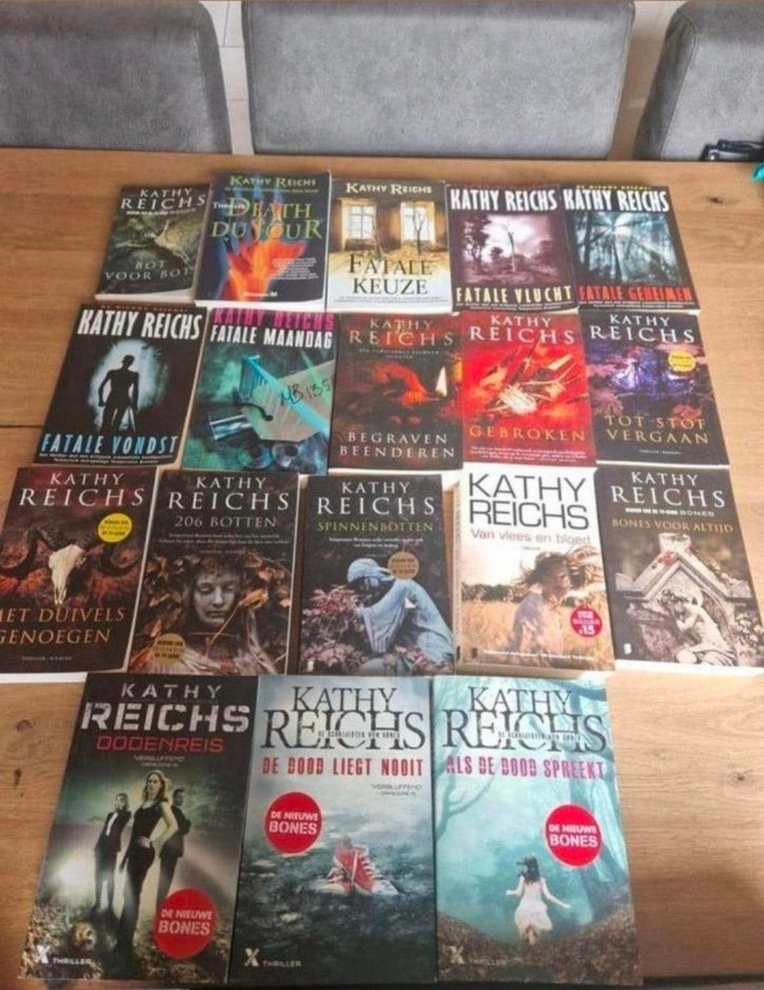 Complete Temperance Brennan reeks, Ophalen of Verzenden, Gelezen