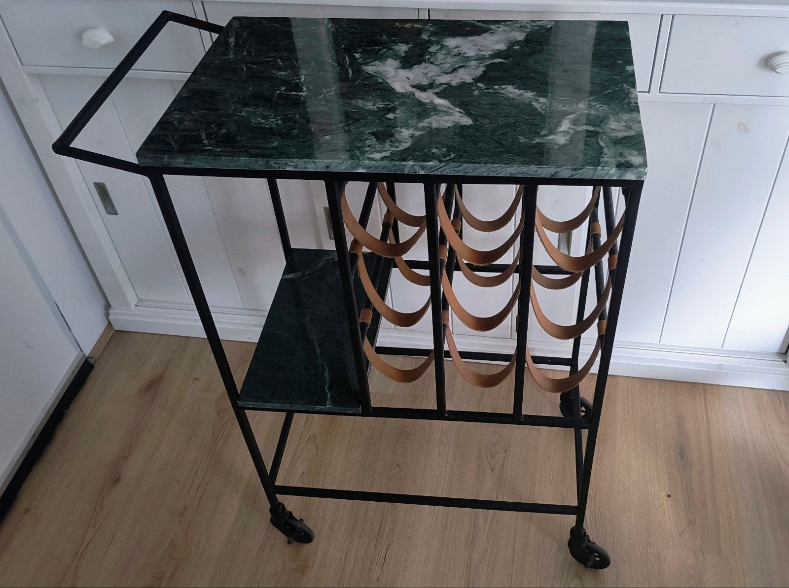 Dutchbone Mil Serving Trolley - groen marmer, Huis en Inrichting, Tafels | Sidetables, Ophalen, 50 tot 100 cm, Zo goed als nieuw