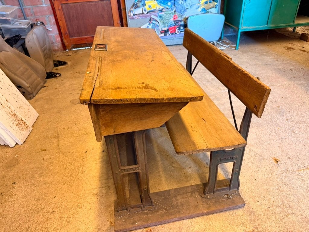 Vintage schoolbankje, Ophalen