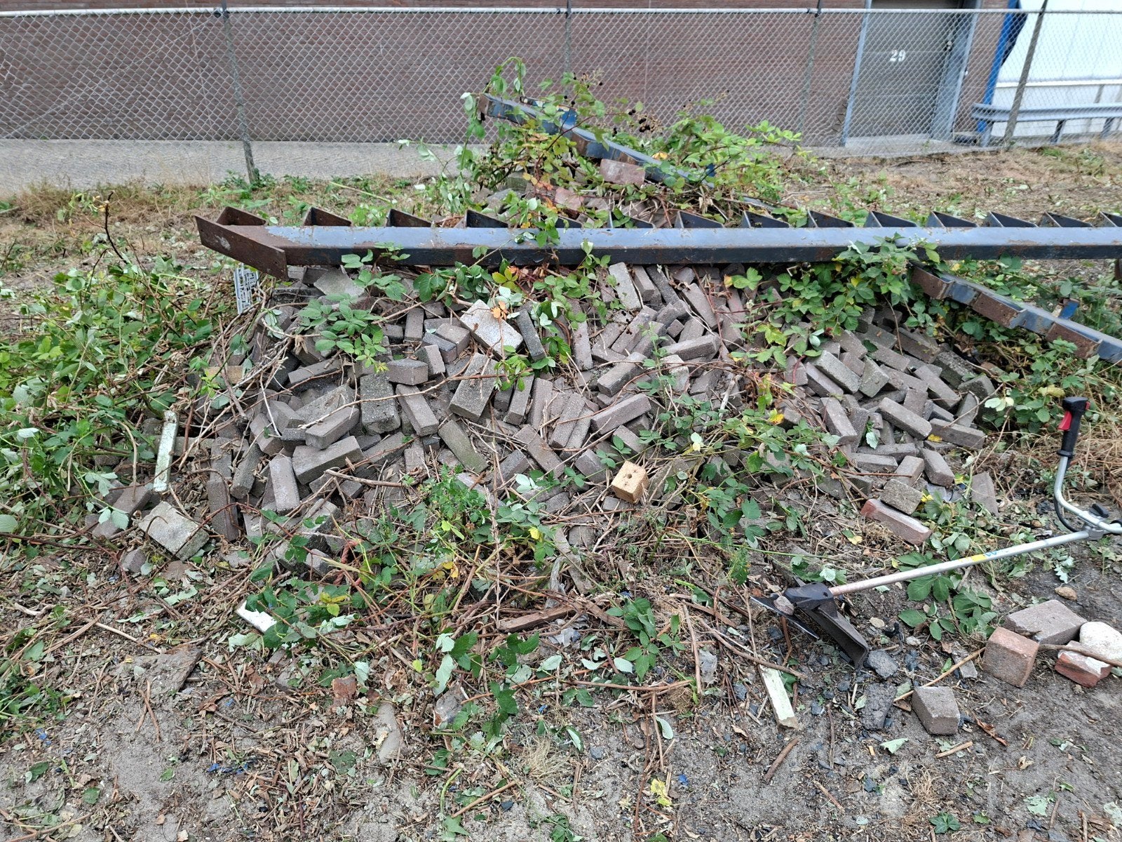 Diverse klinkers bestrating waaltjes straatklinker GRATIS  !, Tuin en Terras, Ophalen, Beton, Klinkers