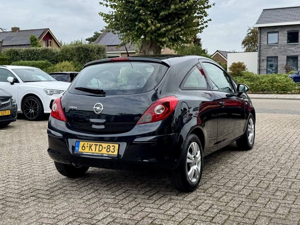 Opel Corsa 1.2-16V Berlin Airco Cruise-control 2e eigenaar, Auto's, Euro 5, 4 cilinders, 1229 cc, Zwart