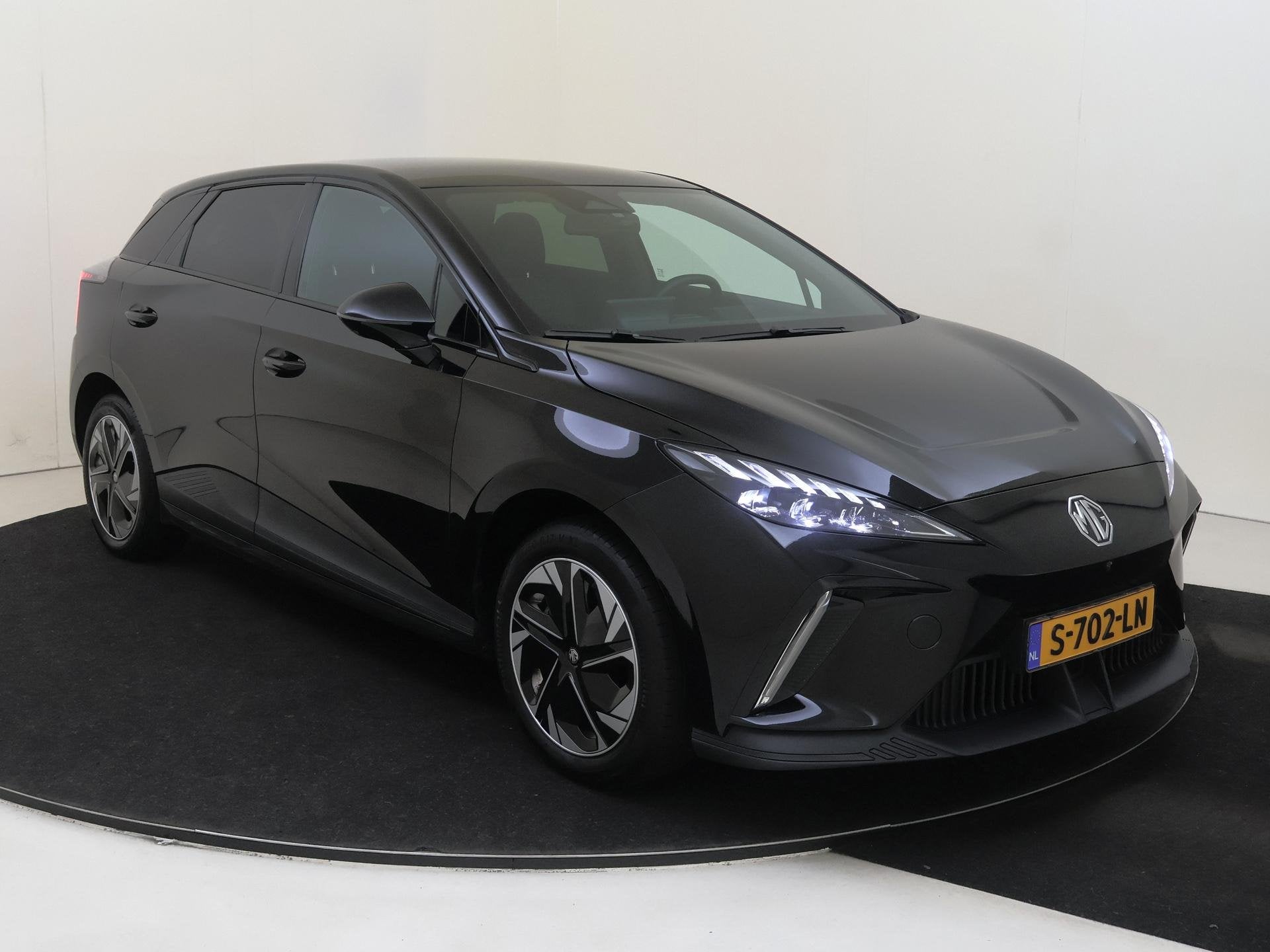 MG MG4 Electric Luxury 64 kWh | Apple Carplay/Android | crui, Auto's, Gebruikt, Origineel Nederlands, Onderhoudsboekje, 500 kg