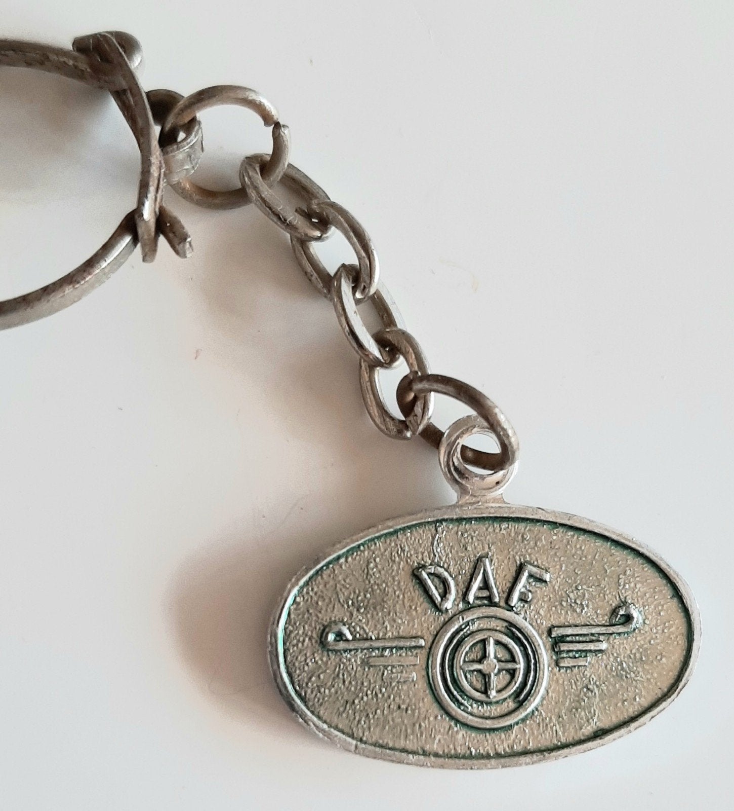 OUDE "DAF" VRACHTWAGEN EMBLEEM, SLEUTELHANGER, Verzenden, Gebruikt, Transport