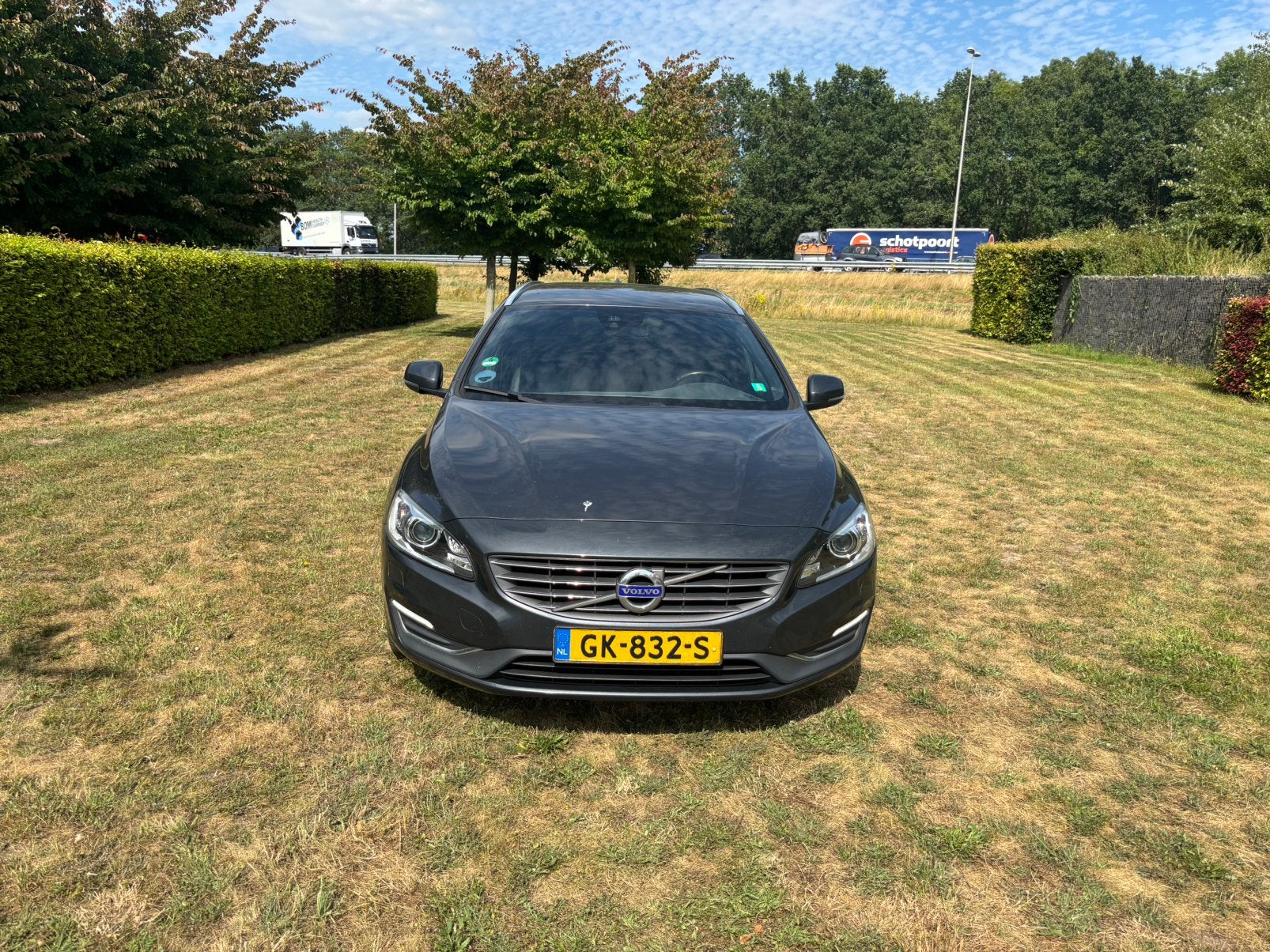 Volvo V60 D6 Twin Engine 288pk Geartronic AWD Plug In Hybrid, Auto's, Automaat, 1800 kg, Zwart, Lichtsensor