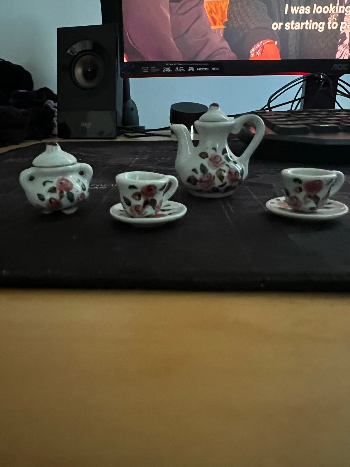 Miniatuur theeserviesje met rozenmotief, Ophalen of Verzenden