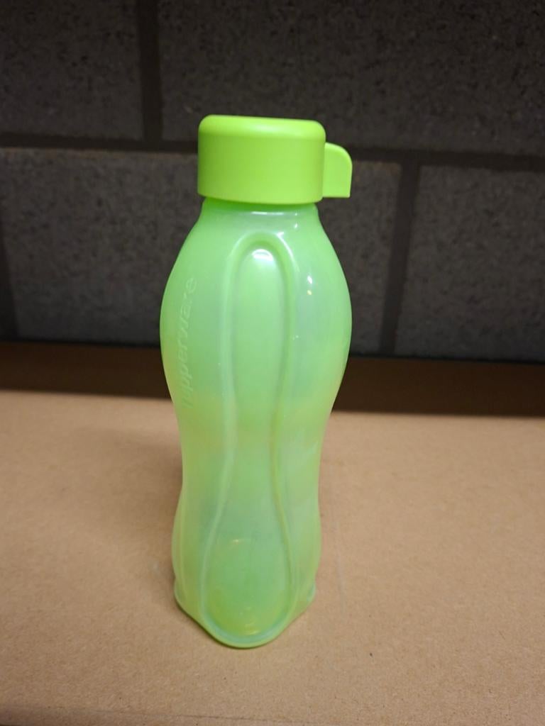Tupperware eco fles 500ml, Huis en Inrichting, Keuken | Tupperware, Ophalen of Verzenden, Nieuw, Groen, Overige typen