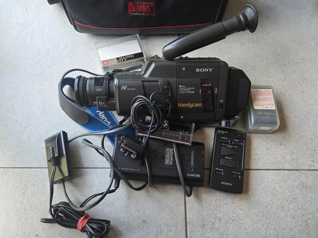 Sony Handycam CCD-F355E Video 8 - Niet getest, Audio, Tv en Foto, Videocamera's Analoog, 8mm, 1-7-1 Konan, Minato-ku, Tokyo 108-0075, Japan