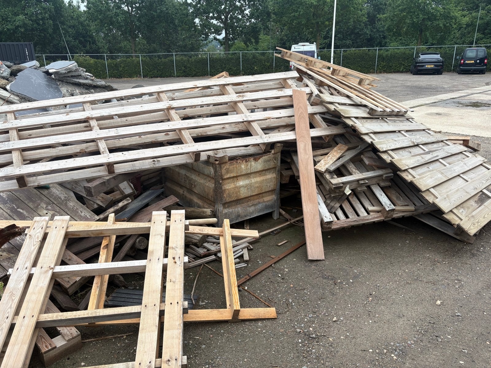 Gratis hout Diverse partij hout: Pallets, planken balken, Ophalen, Gebruikt, 25 tot 50 mm, Grenen