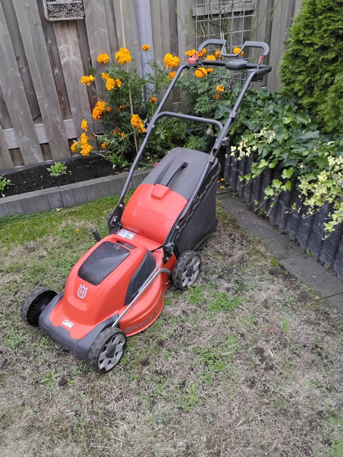 Husqvarna accumaaier.zelfrijdend., Ophalen, Zo goed als nieuw