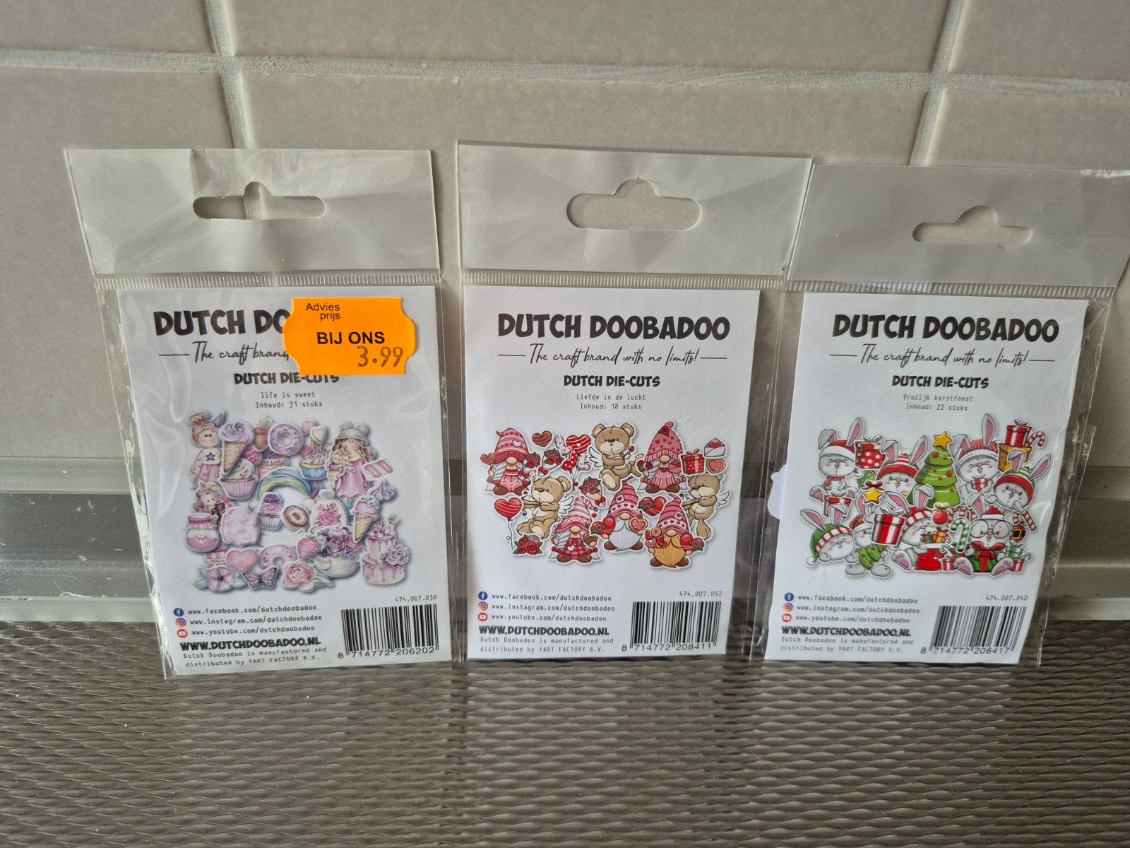 3 PAKJES PAPER DIE CUTS NIEUW, Ophalen, Nieuw, Overige thema's