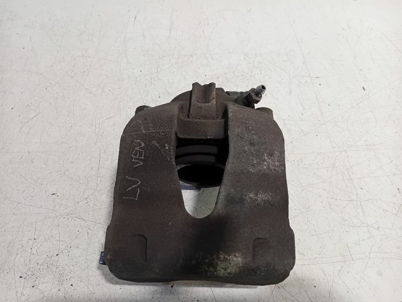 Remklauw links voor Volkswagen Polo, Onderdelen@venauto.nl, Van der Ven Autorecycling B.V., Gebruikt, Ettenseweg 76, 4706 PB Roosendaal, The Netherlands