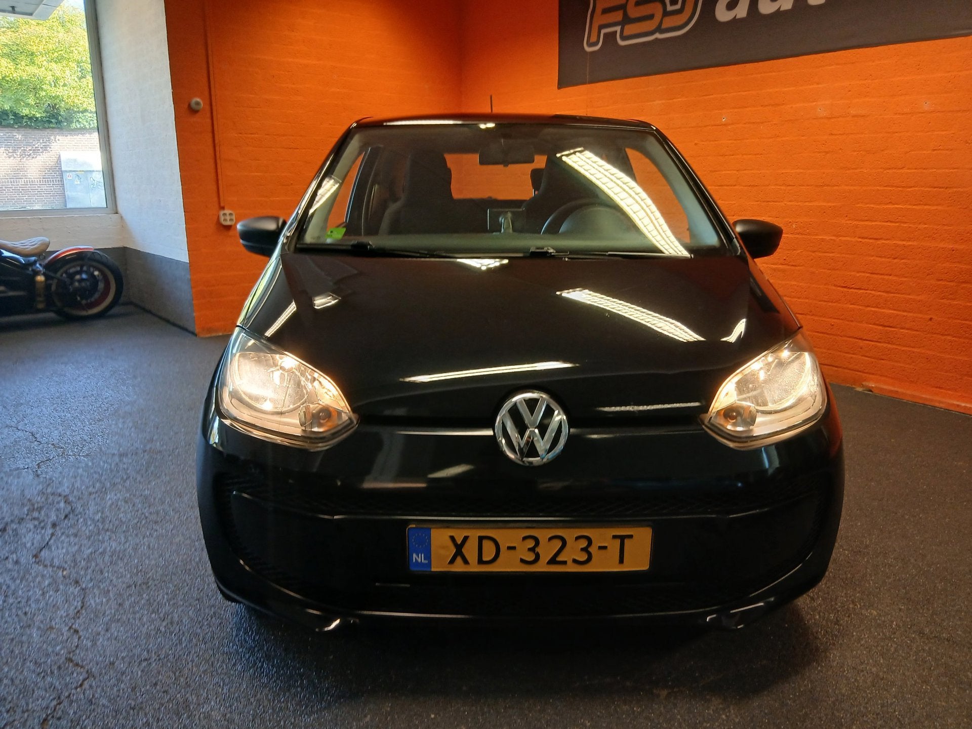 Volkswagen Up! 1.0 / HIGH-UP! / BLEUMOTION / NAVI / AIRCO!, Auto's, Voorwielaandrijving, Stof, Gebruikt, 840 kg