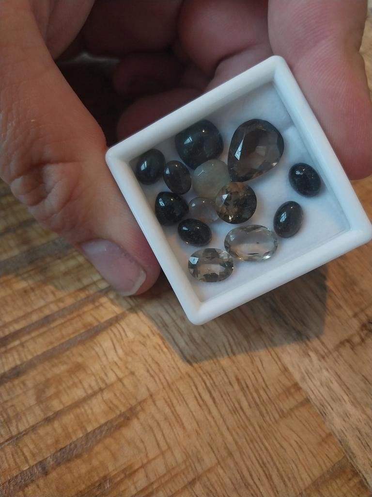 Mix lot facet en cabochon geslepen rookkwarts, Ophalen of Verzenden, Zo goed als nieuw
