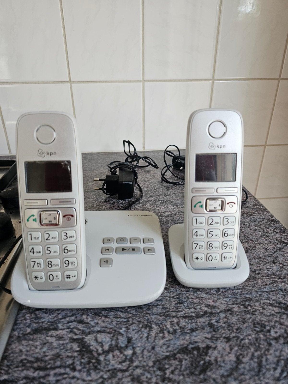 KPN Dallas Comfort draadloze telefoon met extra handset, Ophalen, Zo goed als nieuw, 2 handsets