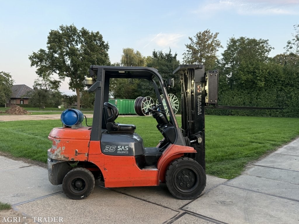Toyota 3.5 tonner LPG heftruck triplo Freelift vorkverstelle, LPG, Heftruck, Ophalen of Verzenden, Toyota