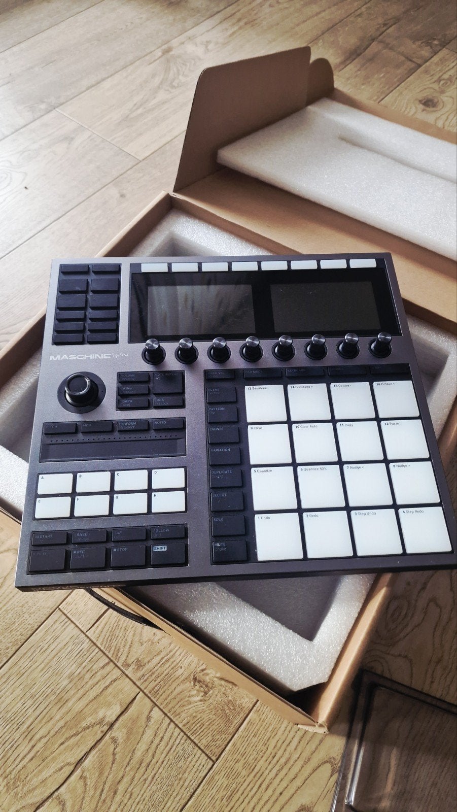 Native Instruments Maschine Plus met Decksaver, Ophalen of Verzenden, Zo goed als nieuw, Overige merken
