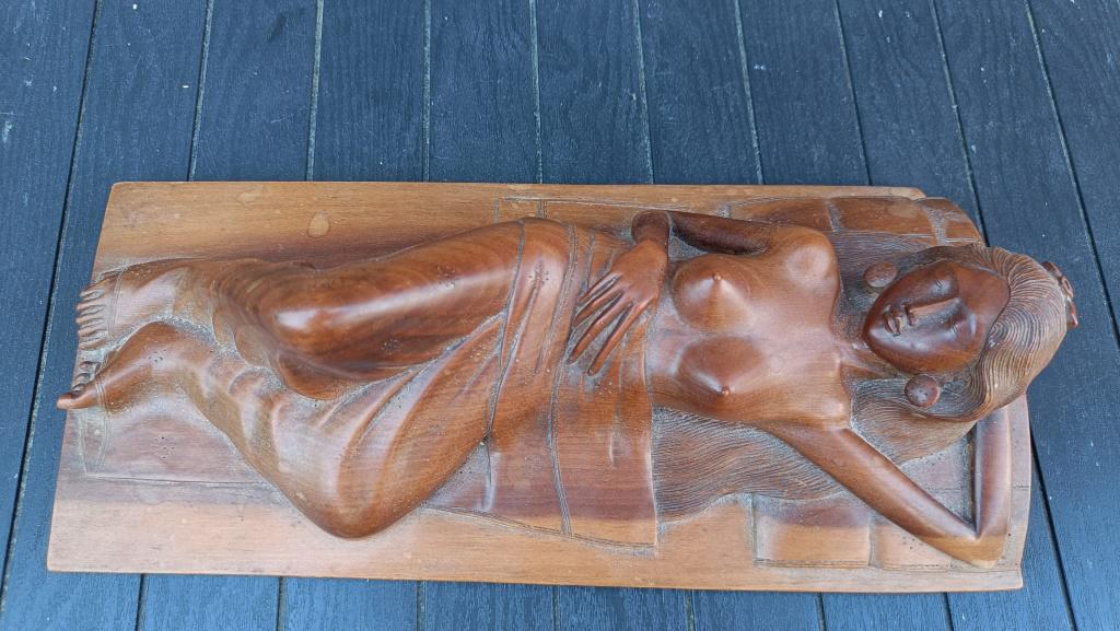 Houtsnijwerk slapende Balinese dame - Bali, Houtsnijwerk, Ophalen of Verzenden, Handgemaakt, 20 - 50 cm