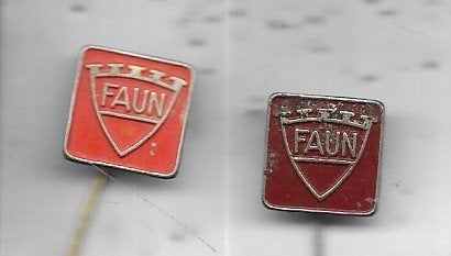 FAUN 2 AUTO SPELDEN UIT 1 SERIE 2 KLEUREN, Verzamelen, Speldjes, Pins en Buttons, Ophalen of Verzenden, Gebruikt, Transport, Speldje of Pin