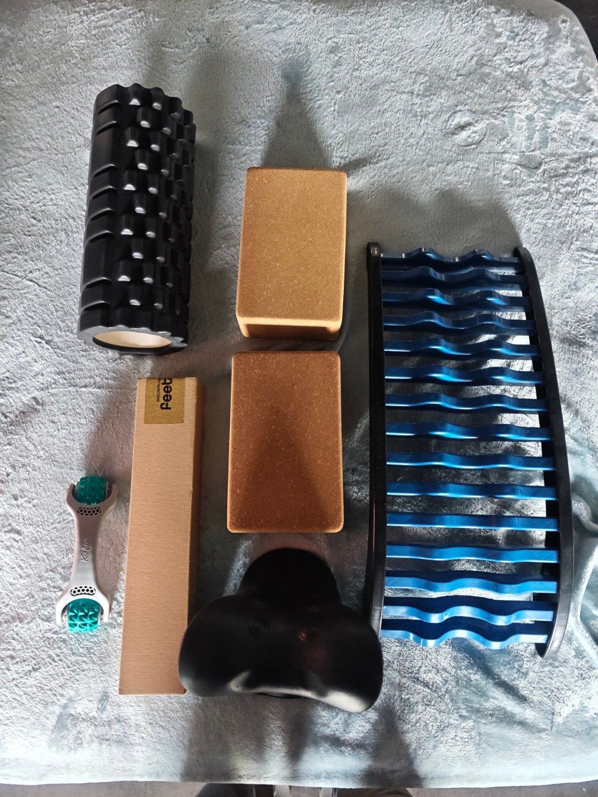 Fitness set: yoga mat, foam roller, yoga block, and mo, Sport en Fitness, Ophalen of Verzenden, Gebruikt, Benen, Foamroller