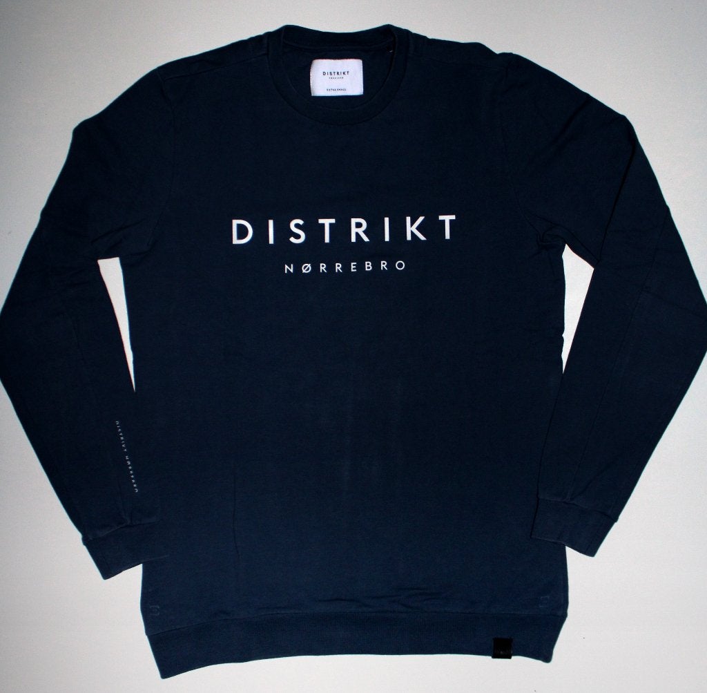 Distrikt Norrebro sweater trui maat S by Daily Aesthetikz, Blauw, Ophalen of Verzenden, Zo goed als nieuw, DAILY AESTHETIKZ