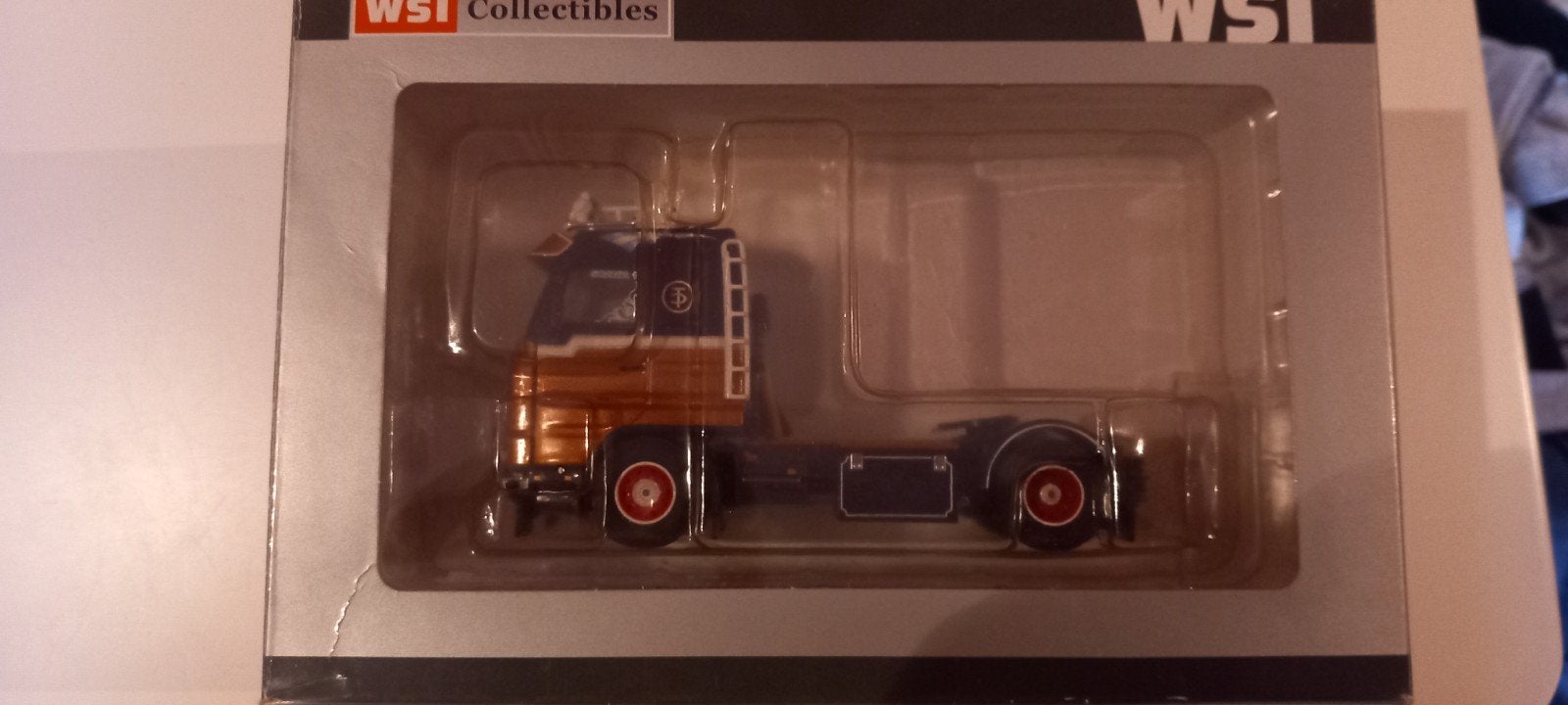 WSI Ditraco Scania 143, Hobby en Vrije tijd, Modelauto's | 1:50, Ophalen of Verzenden, Nieuw, Bus of Vrachtwagen, Wsi