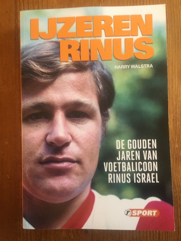 Voetbalboek- ijzeren rinus ( rinus israel ) biografie, Ophalen of Verzenden, Zo goed als nieuw, Balsport