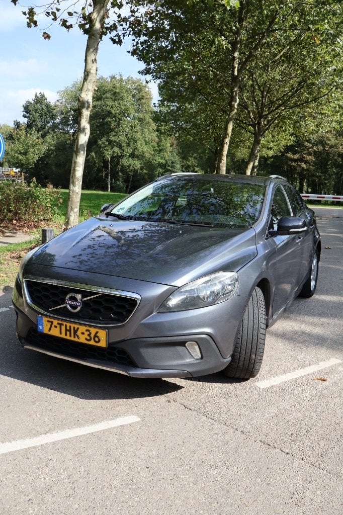 Volvo V40 1.6 D2 115PK 2014 Grijs, Auto's, Voorwielaandrijving, Euro 5, 4 cilinders, Navigatiesysteem