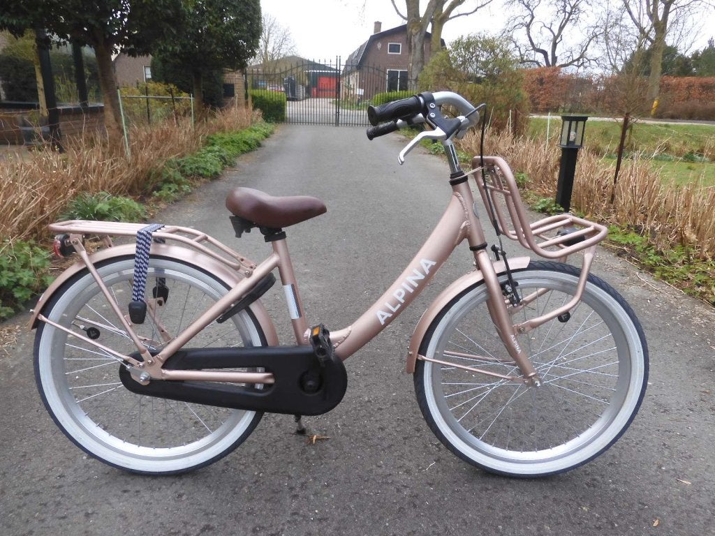 Nette 22 inch  Alpina Clubb meisjesfiets in hippe kleur, Fietsen en Brommers, Fietsen | Meisjes, Ophalen, 22 inch, Ravensburgstraat 8 8028 PZ Zwolle