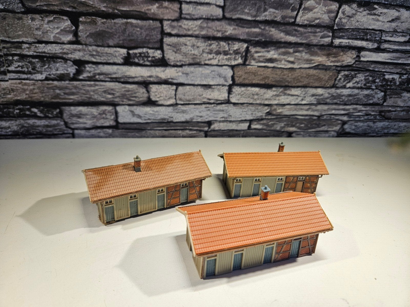 3x schuur barak N spoor modeltrein 1:160, Overige merken, Gebruikt, Gelijkstroom of Wisselstroom, Brug, Tunnel of Gebouw