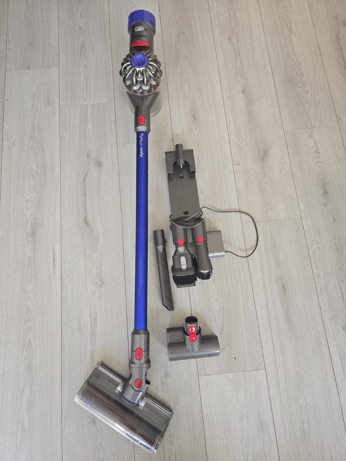 Dyson V7 Fluffy | defect, Draadloos, Ophalen of Verzenden, Dyson, Niet werkend