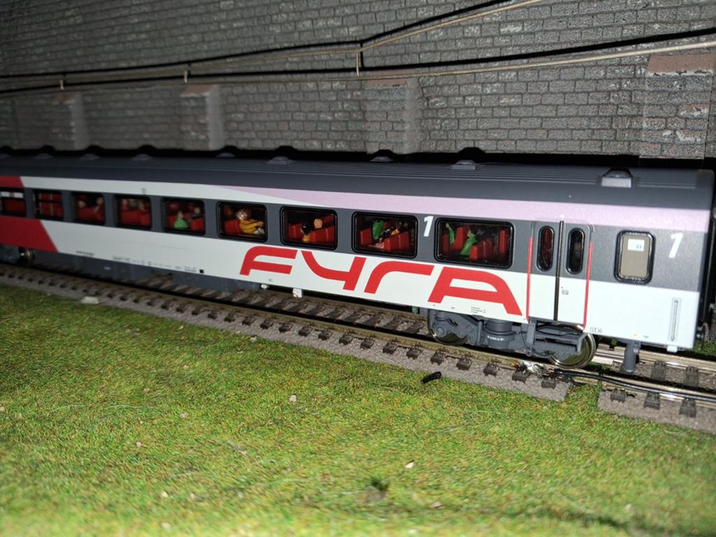 Piko 97635 fyra rijtuig, Hobby en Vrije tijd, Modeltreinen | H0, Ophalen of Verzenden, Gelijkstroom, Wagon, Piko