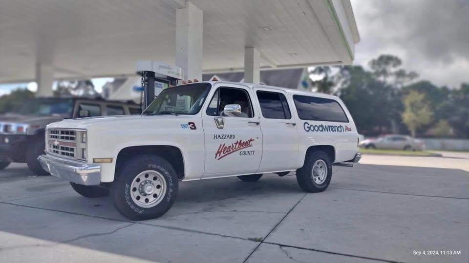 1987 suburban 2x 2wd en 4wd 4x4, Auto's, Automaat, Achterwielaandrijving, Overige carrosserieën, Wit