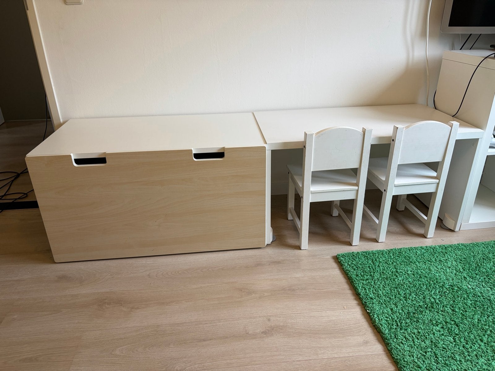 IKEA Smastad bureau/tafel met stoeltjes en opberglade, Ophalen, Gebruikt, Tafel(s) en Stoel(en)