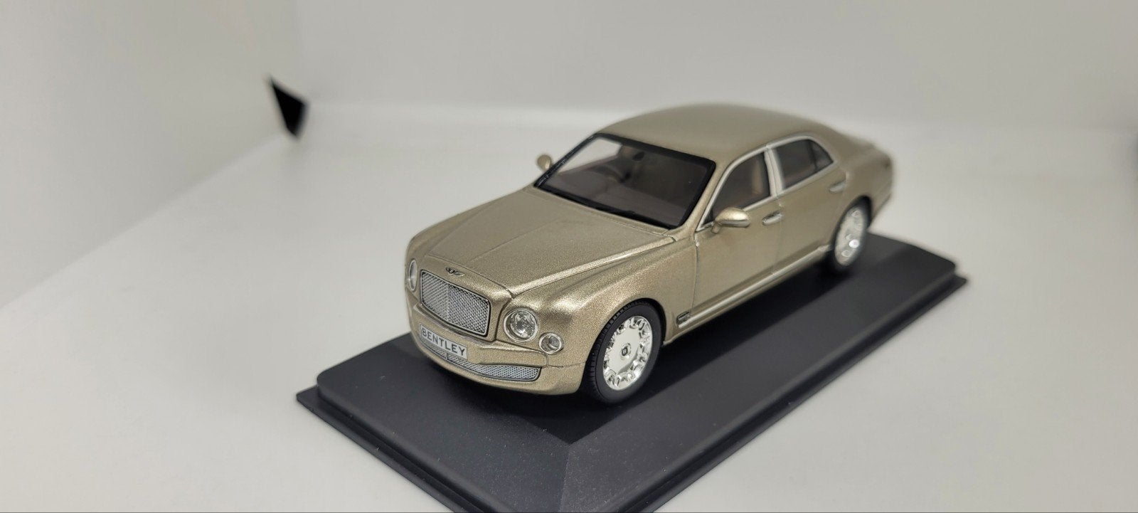 Minichamps 2010 Bentley Mulsanne, Ophalen of Verzenden, Zo goed als nieuw, Auto, MiniChamps